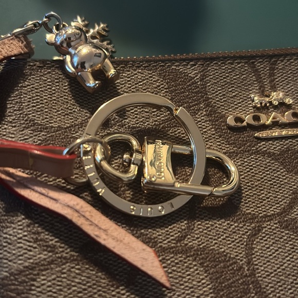 Large Corner Zip Wristlet in Signature Canvas. - Picture 3 of 7